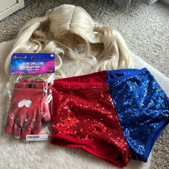 Harley Quinn 5-Piece Costume - Picture 4 of 5